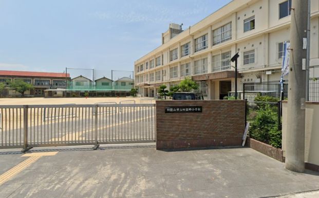 和歌山市立四箇郷小学校の画像