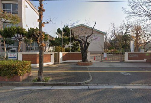 和歌山市立大新小学校の画像