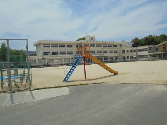 蓮池小学校の画像