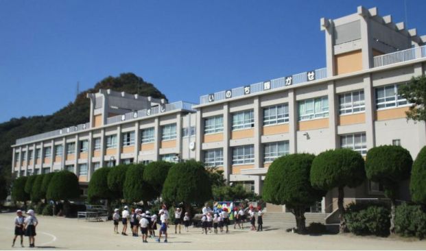 松山市立湯築小学校の画像