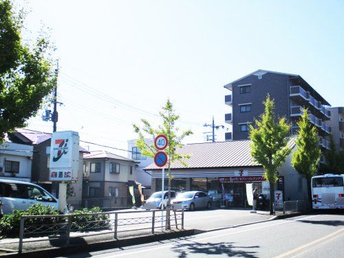 セブンイレブン 京都樫原水築町店の画像