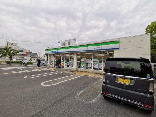 ファミリーマート 狭山市役所前店の画像