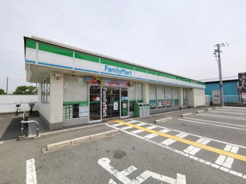 ファミリーマート 東ぐみの木店の画像