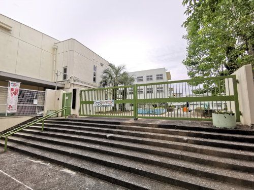 富田林市立高辺台小学校の画像