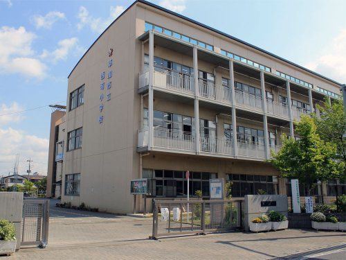 草加市立西町小学校の画像