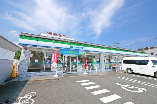 ファミリーマート 池田旭丘一丁目店の画像