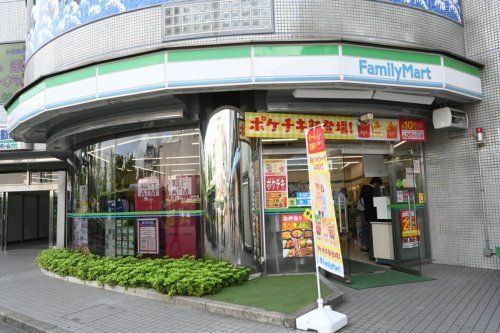 ファミリーマート 浮間舟渡駅前店の画像