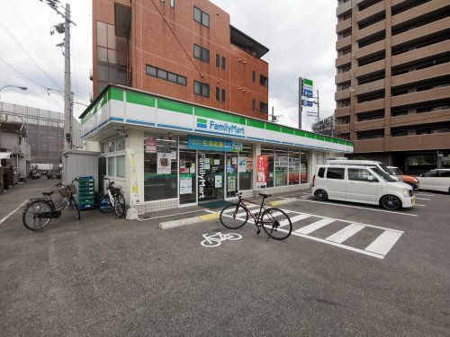 ファミリーマート 富田林若松町店の画像