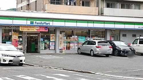 ファミリーマート 緑井三丁目店の画像