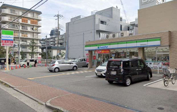 ファミリーマート 尼崎南塚口町店の画像