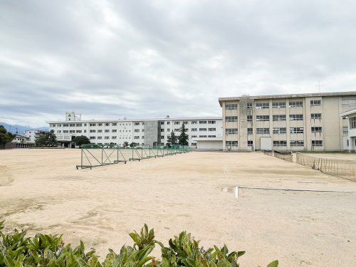 富山市立新庄中学校の画像