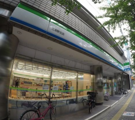 ファミリーマート 江坂駅北店の画像