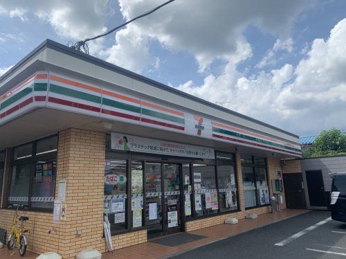 セブンイレブン 秦野東海大学前駅入口店の画像