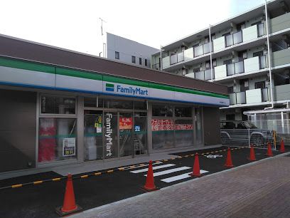 ファミリーマート 東中野四丁目店の画像