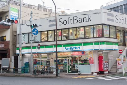 ファミリーマート 目白駅前店の画像