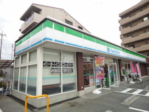 ファミリーマート 坂戸駅南けやき通り店の画像