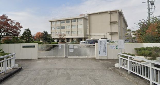 岡山市立芥子山小学校の画像