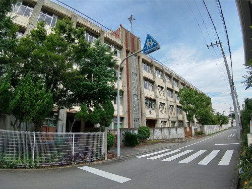 泉大津市立小津中学校の画像