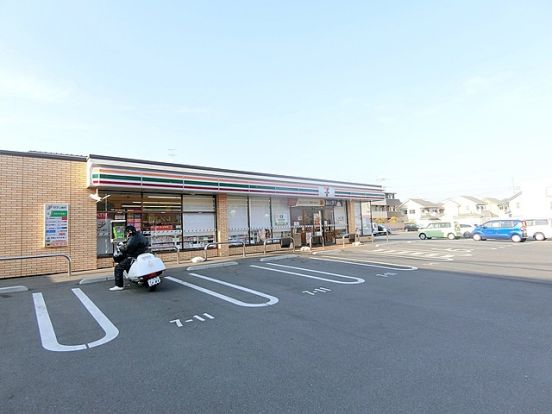 セブンイレブン 狭山富士見東店の画像