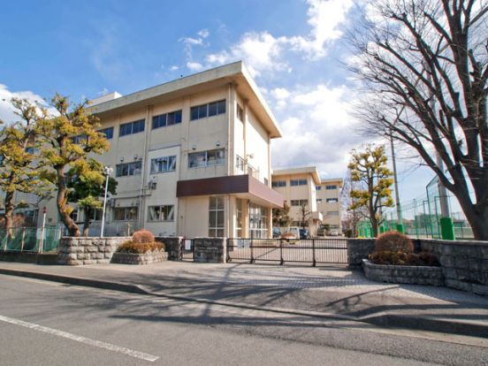 相模原市立上鶴間中学校の画像