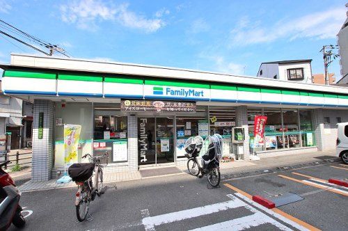 ファミリーマート 新今里三丁目店の画像