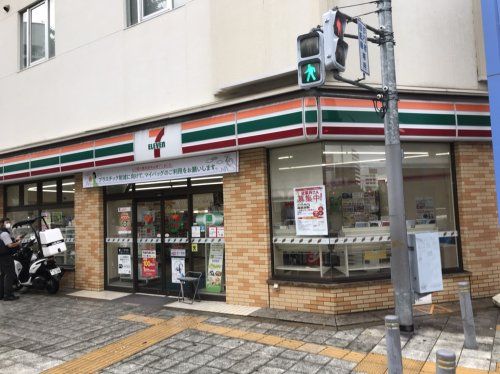 セブンイレブン 大阪南堀江1丁目店の画像