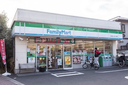 ファミリーマート 杉並堀ノ内三丁目店の画像