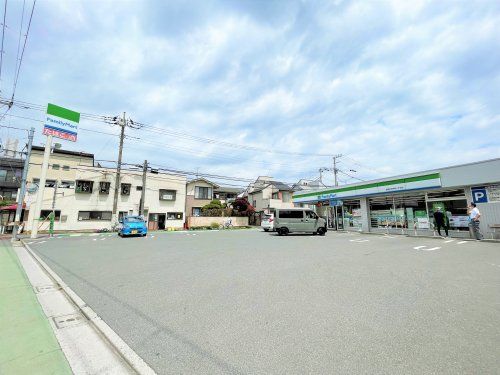 ファミリーマート 練馬石神井町八丁目店の画像