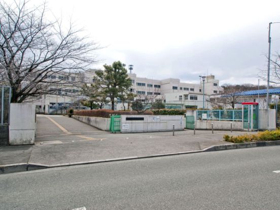 町田市立小山田中学校の画像