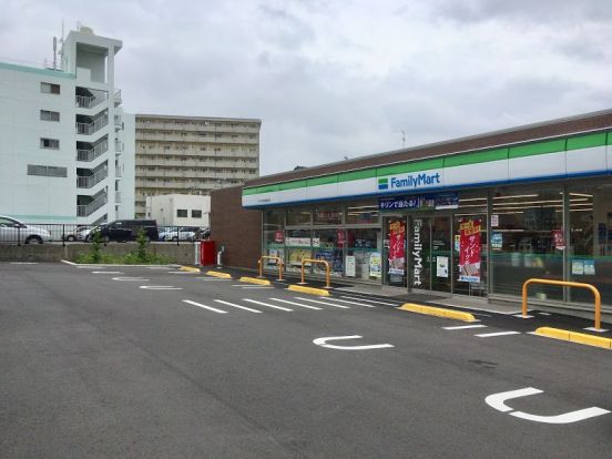 ファミリーマートサンズ洋光台北店の画像