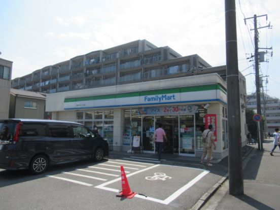 ファミリーマート横浜入江二丁目店の画像