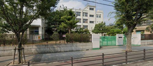 大阪市立新東淀中学校の画像