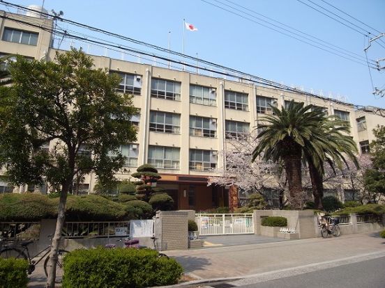 大阪市立日吉小学校の画像