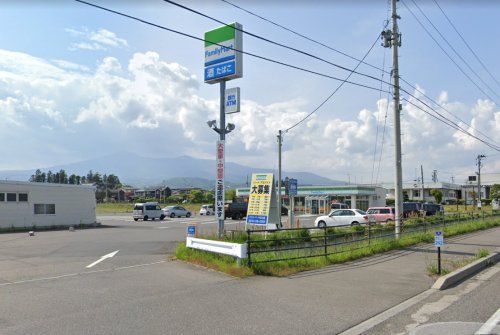 ファミリーマート 大玉大山店の画像