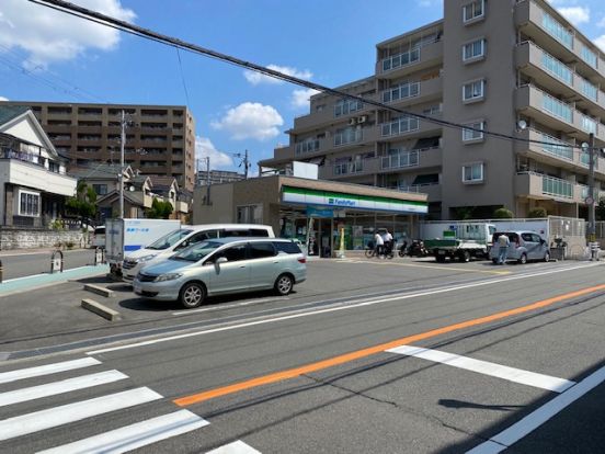 ファミリーマート吹田長野西店の画像