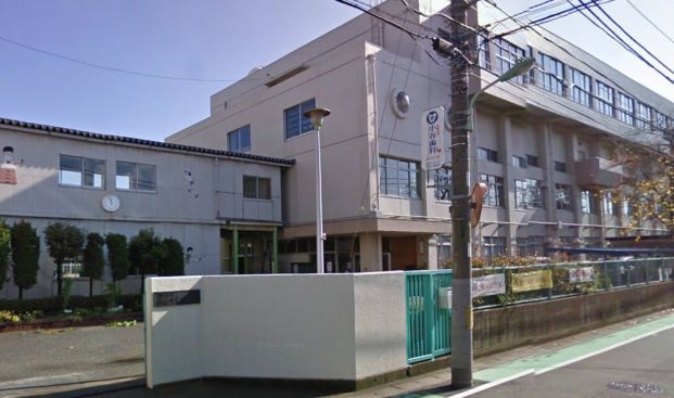 前川東小学校の画像