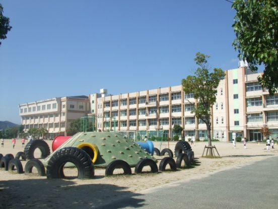 緑台小学校の画像