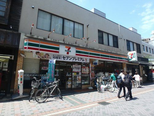 セブンイレブン 川崎小杉法政通り店の画像