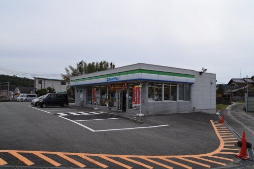 ファミリーマート猪名川町紫合店の画像