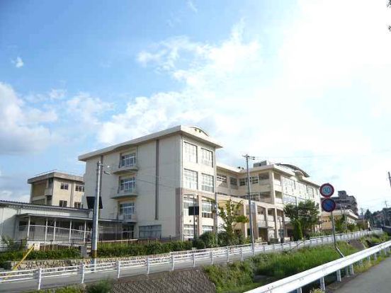 宝塚市立宝塚第一小学校の画像