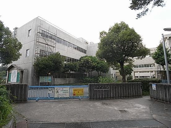 宝塚市立中山桜台小学校の画像