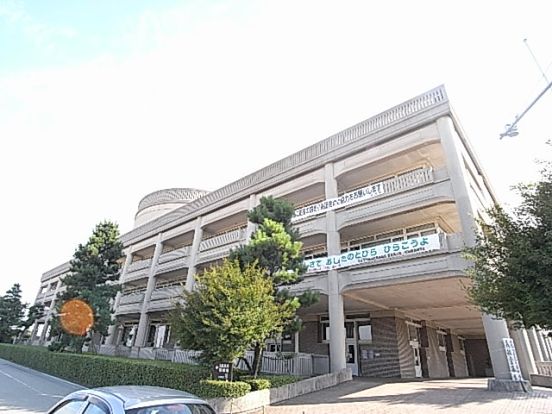 宝塚市役所の画像