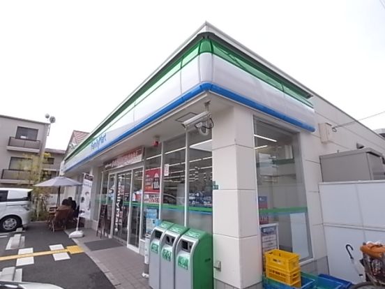 ファミリーマート 西宮瓦木店の画像