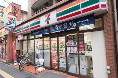 セブン-イレブン 杉並高井戸駅前店の画像