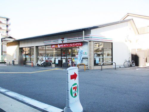 セブンイレブン 京都松室店の画像