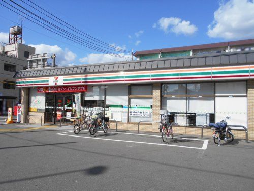 セブンイレブン 西京極運動公園店の画像