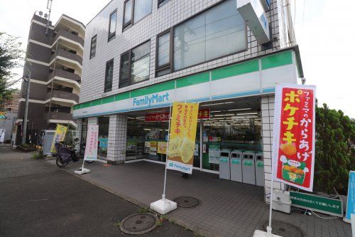 ファミリーマート 京王稲城駅前店の画像