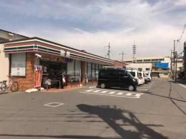 セブンイレブン 寝屋川昭栄町店の画像