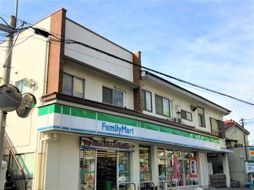 ファミリーマート ヤマキ千田店の画像