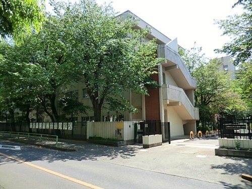 武蔵村山市立雷塚小学校の画像